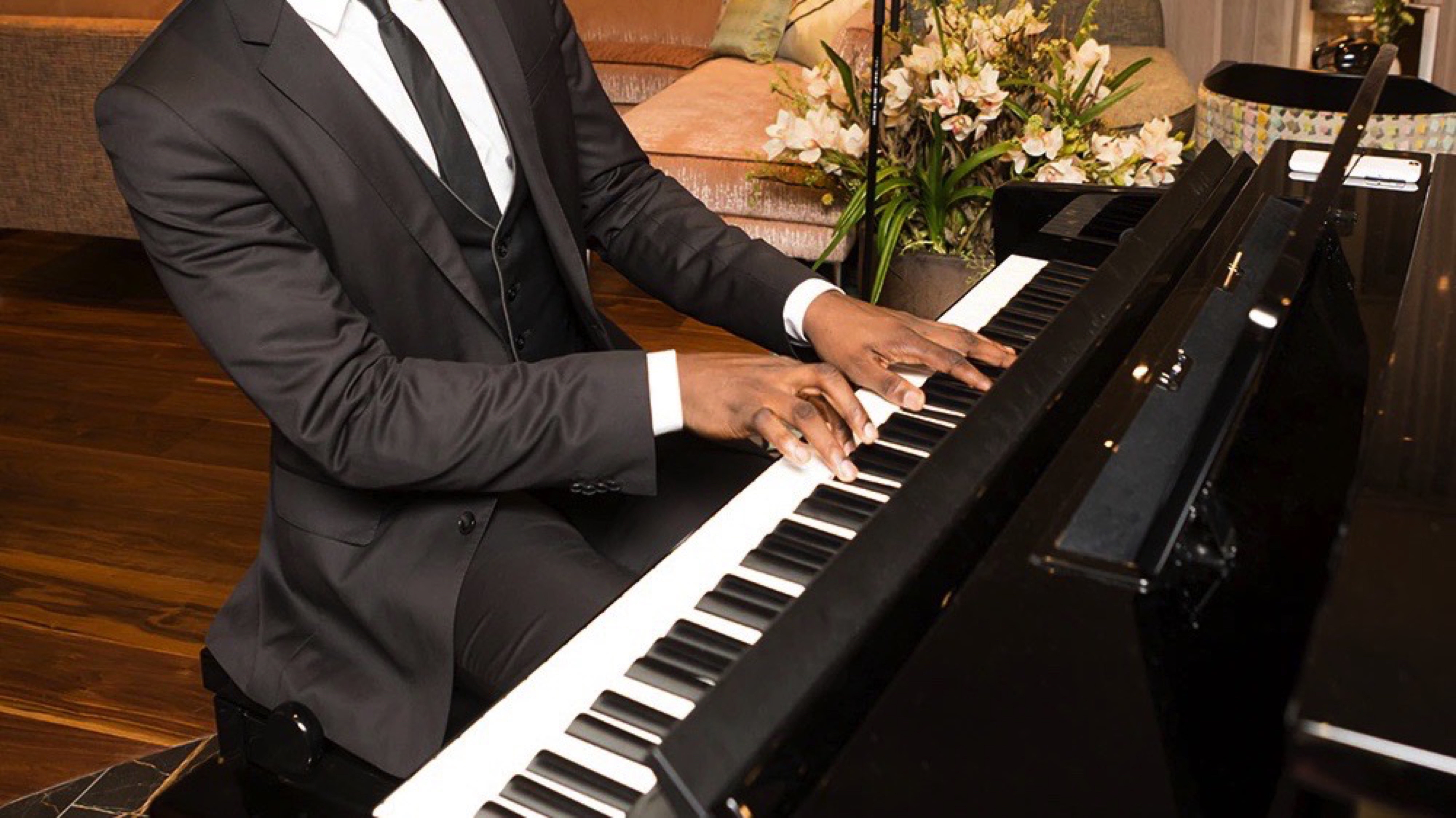 AmaStella - Onboard Entertainment